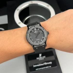 Hublot Classic Fusion Ceramic Black 42mm Carbon Dial JJZ Base – VIP Version - Görsel 4