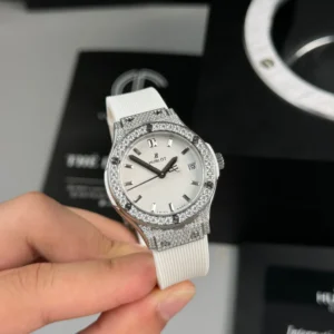 Hublot Classic Fusion Diamonds Moissanite Pave 33mm White Dial – Handcrafted Diamod - Görsel 3