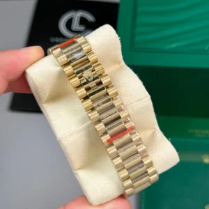 Rolex Day Date 40mm 180gram Yellow Gold Green Dial 228238 – VIP Version - Görsel 7
