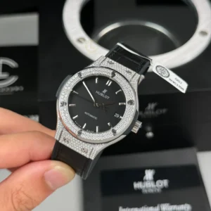 Hublot Classic Fusion Diamonds Moissanite Pave 38mm Black Dial – Handcrafted Diamod - Görsel 4