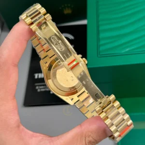 Rolex Day Date 40mm 180gram Yellow Gold Green Dial 228238 – VIP Version - Görsel 6