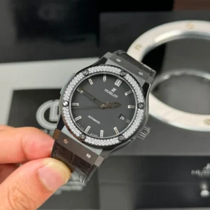 Hublot Classic Fusion Ceramic Diamonds 42mm Black Dial JJZ Base – Customize Version - Görsel 3
