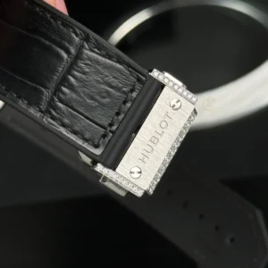 Hublot Classic Fusion SKULL Full Diamonds Moissanite Pave 42mm Black Dial – Handcrafted Diamod - Görsel 8