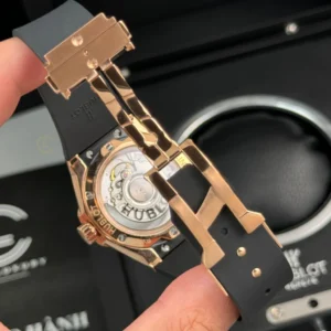 Hublot Classic Fusion Orlinski King Gold 550.OS.1800.RX.1604.ORL19 Zicron Pave 40mm – VIP Version - Görsel 7