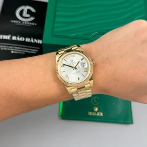Rolex Day Date 40mm 180gram Yellow Gold Sliver Dial 228238 – VIP Version - Görsel 4