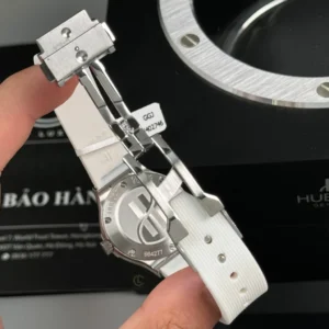 Hublot Classic Fusion Diamonds Moissanite Pave 33mm White Dial – Handcrafted Diamod - Görsel 6