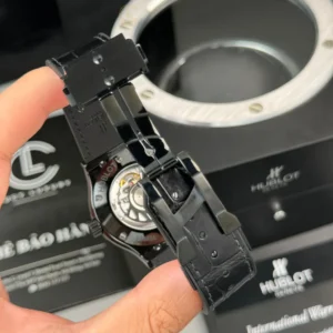 Hublot Classic Fusion Ceramic Diamonds 42mm Black Dial JJZ Base – Customize Version - Görsel 7