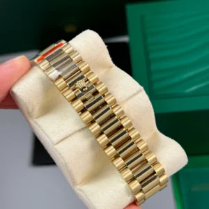 Rolex Day Date 40mm 180gram Yellow Gold White Dial 228238 – VIP Version - Görsel 6