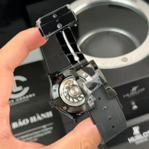 Hublot Classic Fusion Ceramic Black 42mm Carbon Dial JJZ Base – VIP Version - Görsel 6