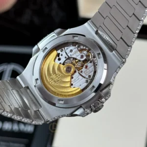 Patek Philippe Nautilus 5711 40mm Up Full 3000pcs Moissanite Pave Hongkong – Customize Diamod - Görsel 5
