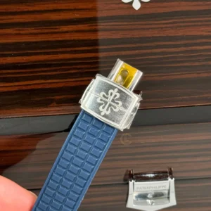 Patek Philippe Aquanaut 5067A-025 35.6mm Blue Dial Diamond Bezel Moissanite Steel – Customize Version - Görsel 4