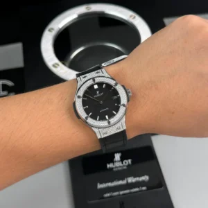 Hublot Classic Fusion Diamonds Moissanite Pave 38mm Black Dial – Handcrafted Diamod - Görsel 5