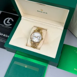 Rolex Day Date 40mm 180gram Yellow Gold Sliver Dial 228238 – VIP Version - Görsel 9