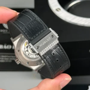 Hublot Classic Fusion SKULL Full Diamonds Moissanite Pave 42mm Black Dial – Handcrafted Diamod - Görsel 7