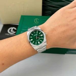 Rolex Oyster Perpetual 126000-0005 36mm Green Dial – VIP Version - Görsel 6