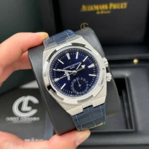 Alternative view of Vacheron Constantin Overseas Dual Time 7900V 41mm Blue Dial – VIP Version