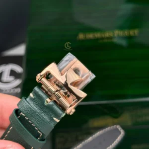 Vacheron Constantin Overseas Dual Time 7900V 41mm Green Dial Rose Gold – VIP Version - Görsel 9