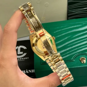 Rolex Day Date M228238-0004 40mm Black Dial Yellow Gold – VIP Version - Görsel 8