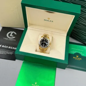 Rolex GMT-Master II M126718GRNR-0001 40mm Black Dial Yellow Gold – VIP Version - Görsel 9