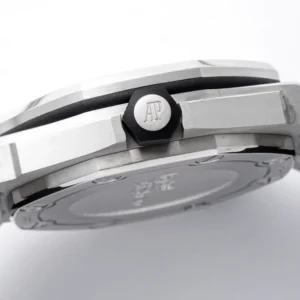 Audemars Piguet Royal Oak Offshore 15710ST 42mm Black Dial – VIP Version - Görsel 7