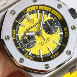 Audemars Piguet Royal Oak Offshore Diver Chronograph in Yellow 26703ST 42mm – VIP Version - Görsel 4