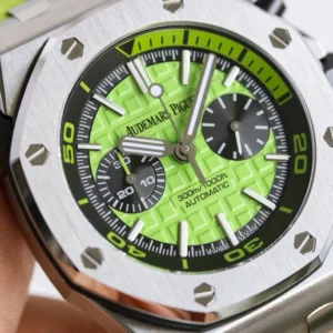 Audemars Piguet Royal Oak Offshore Diver Chronograph in Green 26703ST 42mm – VIP Version - Görsel 3