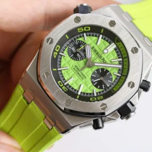Audemars Piguet Royal Oak Offshore Diver Chronograph in Green 26703ST 42mm – VIP Version - Görsel 4