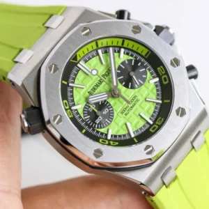 Audemars Piguet Royal Oak Offshore Diver Chronograph in Green 26703ST 42mm – VIP Version - Görsel 5