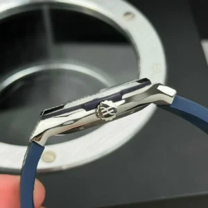 Hublot Classic Fusion Diamonds Moissanite Pave 42mm Blue Dial – Customize Diamod - Görsel 5
