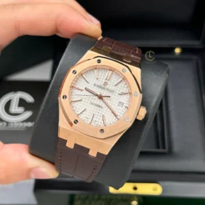 Alternative view of Audemars Piguet Royal Oak 15450OR 37mm White Dial Rose Gold – VIP Version