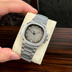 Patek Philippe Nautilus 7118/1A-011 35.2mm Gray Dial Steel – VIP Version - Görsel 3
