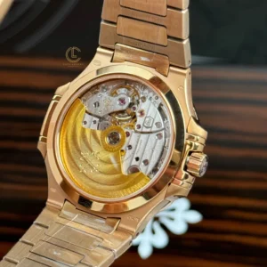 Patek Philippe Nautilus 7118/1R-011 32.5mm White Dial Rose Gold – VIP VERSION - Görsel 6