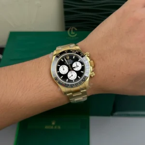 Rolex Cosmograph Daytona 116505 40mm Black Dial Cal.4130 Yellow Gold – VIP Version - Görsel 4