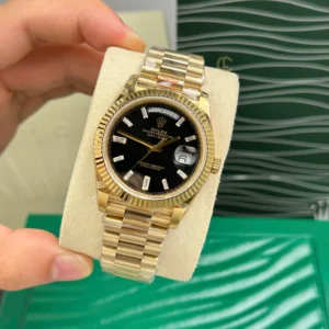 Rolex Day Date M228238-0004 40mm Black Dial Yellow Gold – VIP Version - Görsel 3