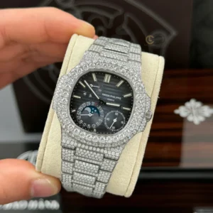 Patek Philippe Nautilus 5712/1A 40mm Blue Dial Full Moissanite Hongkong – Customize Diamod - Görsel 4