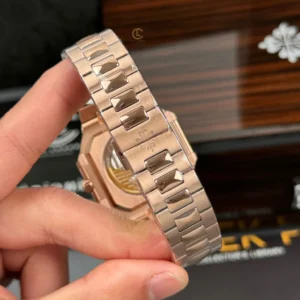 Patek Philippe Cubitus 5821/1AR-001 45mm Chocolate Dial Rose Gold – VIP Version - Görsel 9