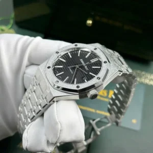 Alternative view of Audemars Piguet Royal Oak Frosted Gold 41mm Black – VIP Version