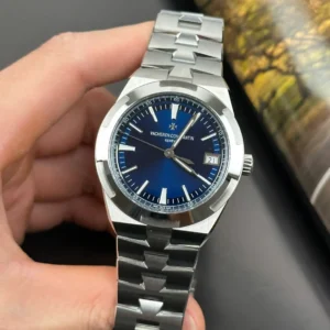 Alternative view of Vacheron Constantin Overseas 4520V/210A-B128 41mm – VIP Version