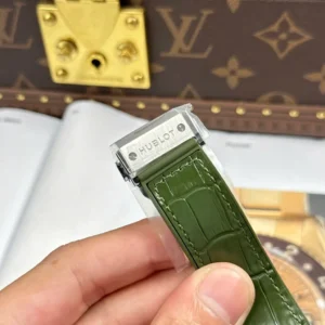 Hublot Classic Fusion Titanium Green 542.NX.8970.LR 42mm – VIP Version - Görsel 9