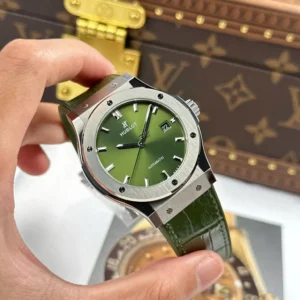 Hublot Classic Fusion Titanium Green 542.NX.8970.LR 42mm – VIP Version - Görsel 4