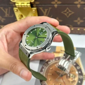 Hublot Classic Fusion Titanium Green 542.NX.8970.LR 42mm – VIP Version - Görsel 5