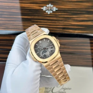 Alternative view of Patek Philippe Nautilus 5712/1R – 001 Grey Dial V3-2025 – VIP Version
