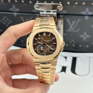 Alternative view of Patek Philippe Nautilus 5712/1R – 001 Chocolate Dial V3-2025 – VIP Version