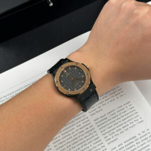 Alternative view of Hublot Classic Fusion Ceramic Carbon Dial King Gold JJZ 42mm Base – VIP Version