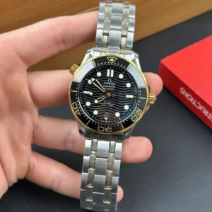 Alternative view of Omega Seamaster Diver 300M 210.20.42.20.01.002 42mm – VIP Version