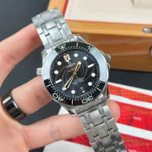 Alternative view of Omega Seamaster Diver 300M James Bond 210.22.42.20.01.004 42mm – VIP Version