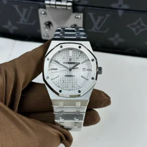 Alternative view of Audemars Piguet Royal Oak Date 15400ST.OO.1220ST.02 41mm – VIP Version