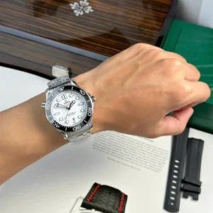 Omega Seamaster Diver 300M Co‑Axial Master Chronometer 210.30.42.20.04.001 42mm – VIP Version - Görsel 7