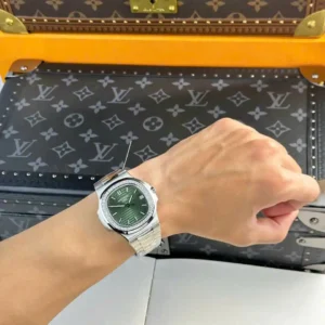 Patek Nautilus 5713G Green Dial 40mm Moissanite – Handcrafted Diamod - Görsel 5