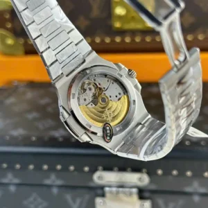 Patek Nautilus 5713G Green Dial 40mm Moissanite – Handcrafted Diamod - Görsel 7